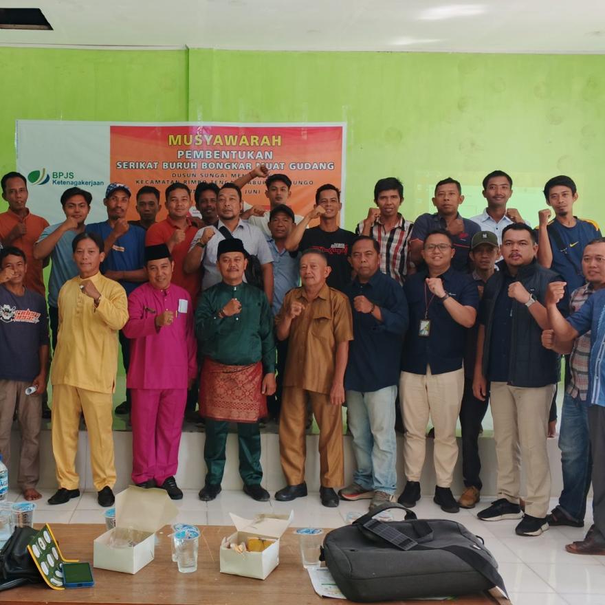  Musyawarah Pembentukan Serikat Buruh Kampung Pal 9 di Sungai Mengkuang Berlangsung Sukses